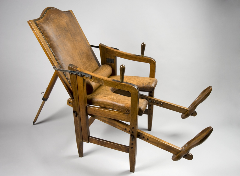 Illustration for article titled This adjustable chair let 18th-century women give birth in something approaching comfort